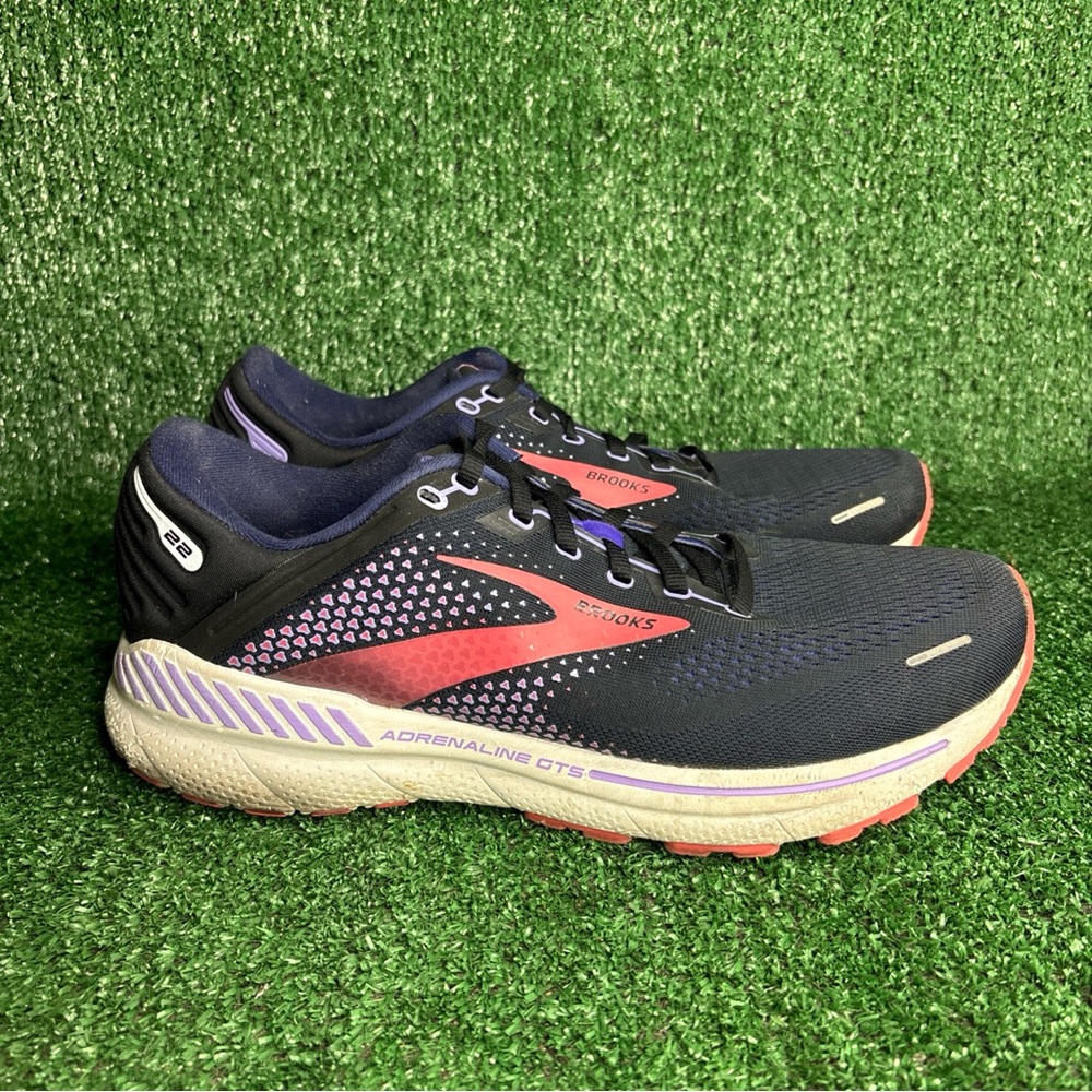 Brooks Adrenaline GTS 22 Shoes Womens Size 11 Purple Running Sneakers Support